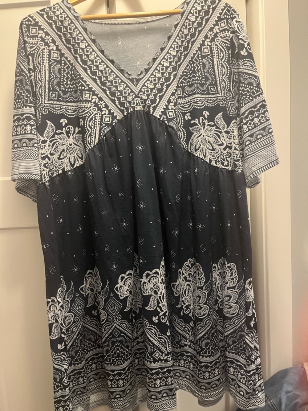 Women’s 2x empire waist blue and white dress